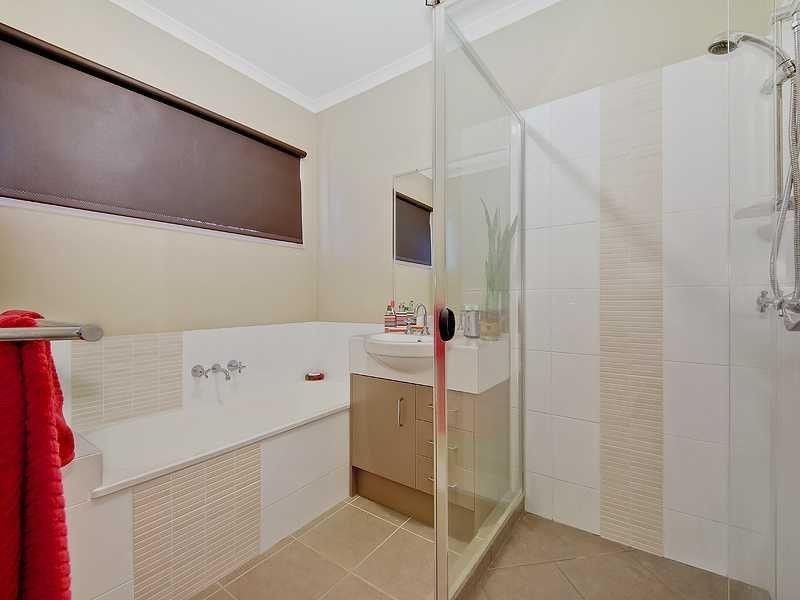 27 Treeline Circuit, Upper Coomera QLD 4209