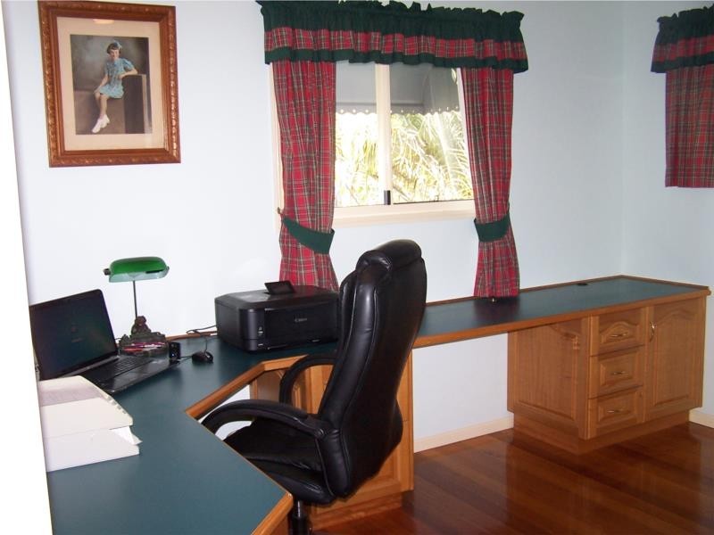 12 Chauvel Court, Boyne Island QLD 4680
