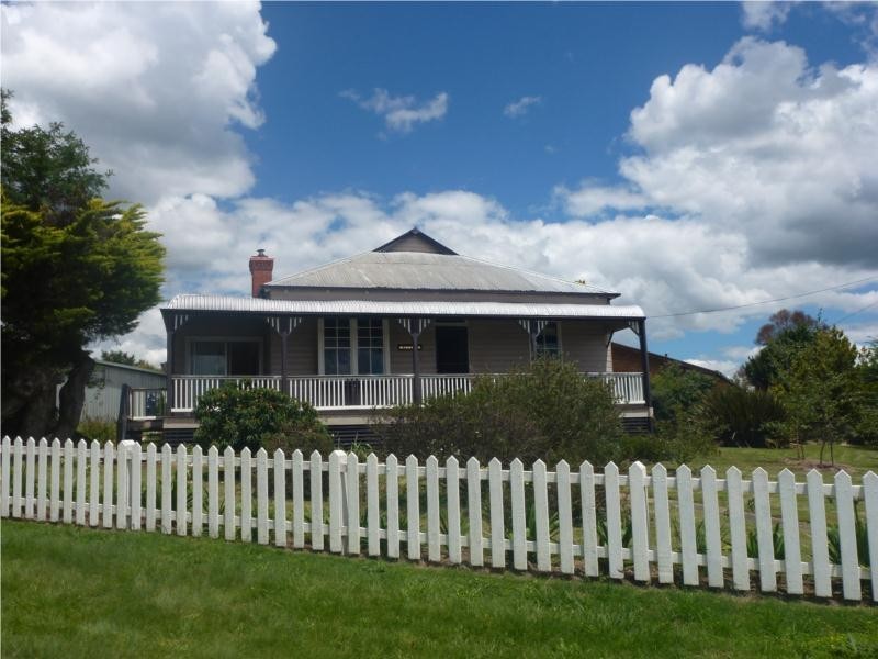 149 Cowper Street, Tenterfield NSW 2372