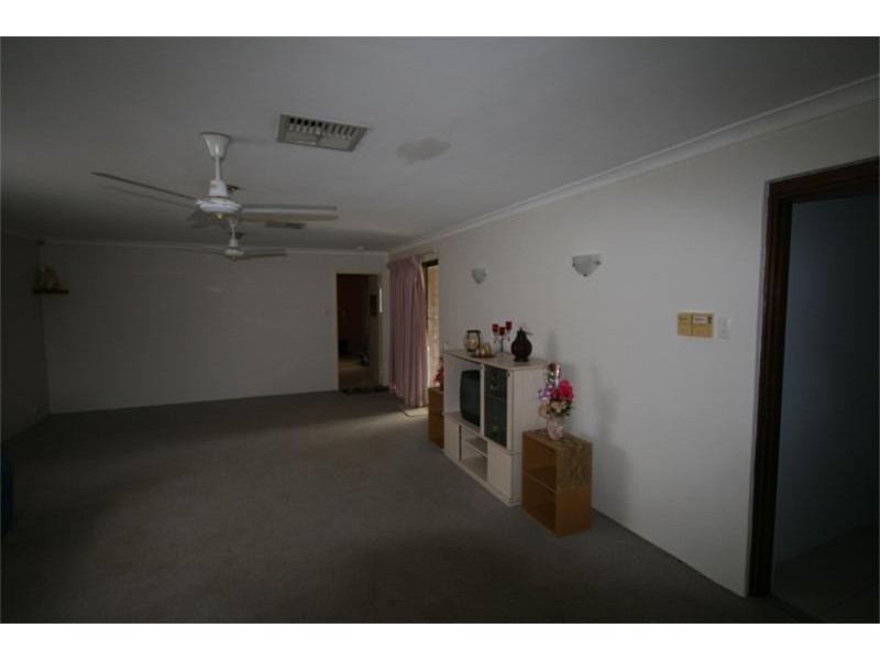 13 Wilga Street, Maddington WA 6109