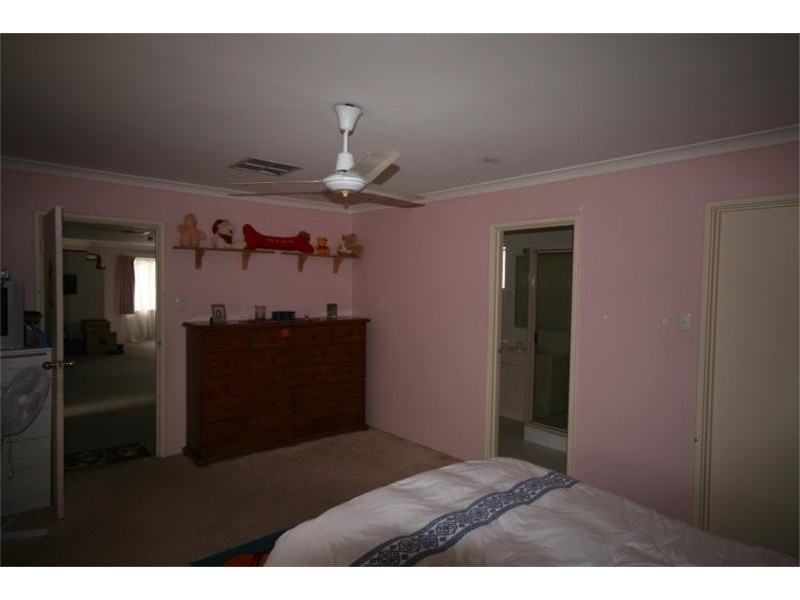 13 Wilga Street, Maddington WA 6109