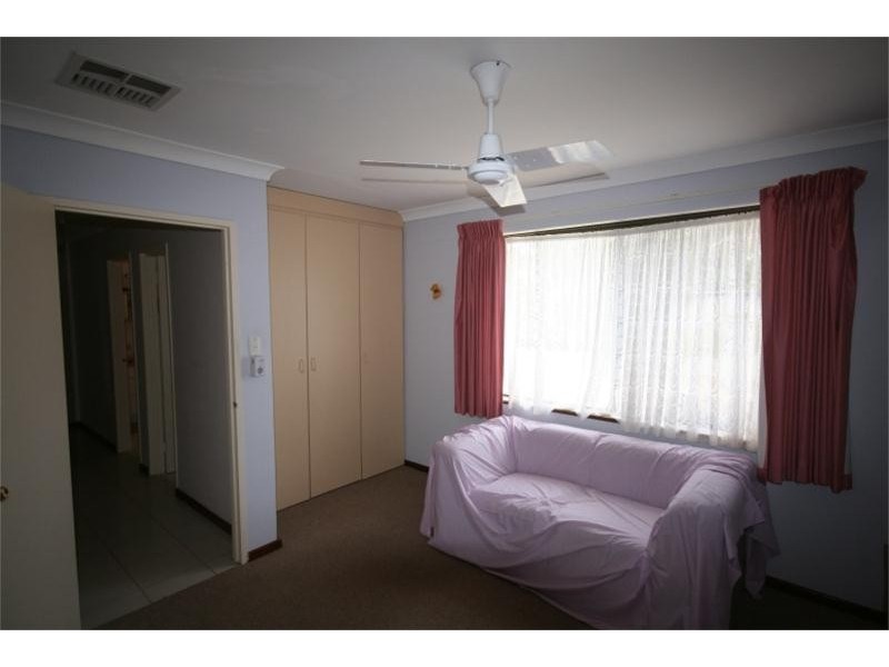 13 Wilga Street, Maddington WA 6109