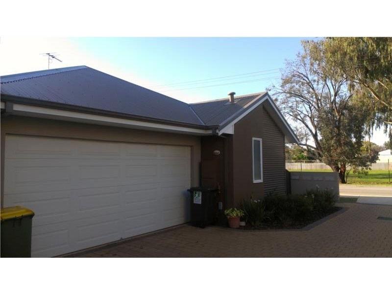 1/82 Fifth Road, Armadale WA 6112