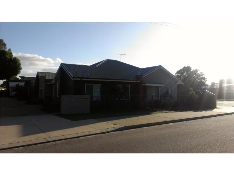 1/82 Fifth Road, Armadale WA 6112