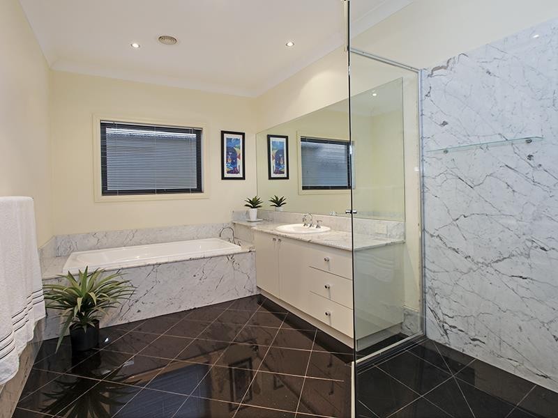 74 Coakley Crescent, Lovely Banks VIC 3221