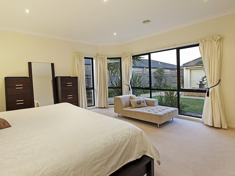 74 Coakley Crescent, Lovely Banks VIC 3221