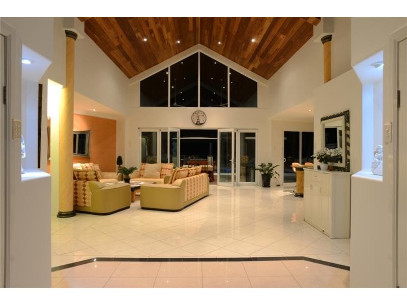 23 Bernborough Place, Bridgeman Downs QLD 4035