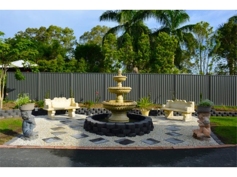 23 Bernborough Place, Bridgeman Downs QLD 4035