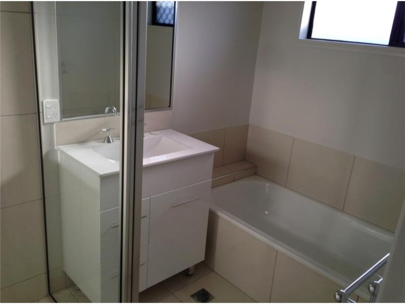 1 Girraween Avenue, Douglas QLD 4814