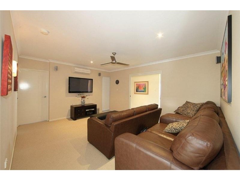 38 Bisdee Street, Coral Cove QLD 4670