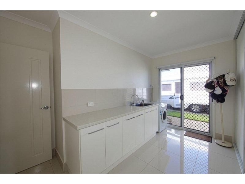 38 Bisdee Street, Coral Cove QLD 4670