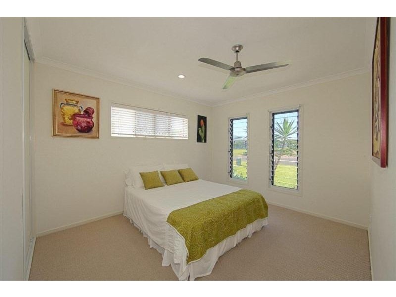 38 Bisdee Street, Coral Cove QLD 4670