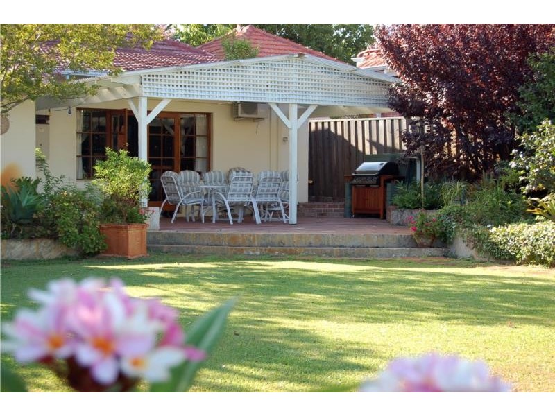 24 Pangbourne Street, Wembley WA 6014