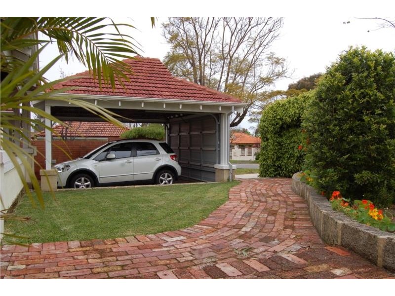 24 Pangbourne Street, Wembley WA 6014