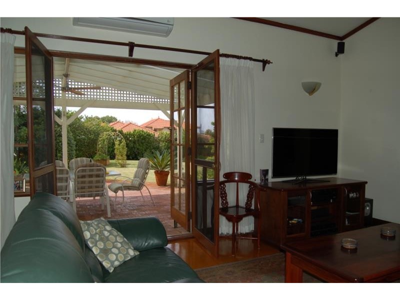 24 Pangbourne Street, Wembley WA 6014