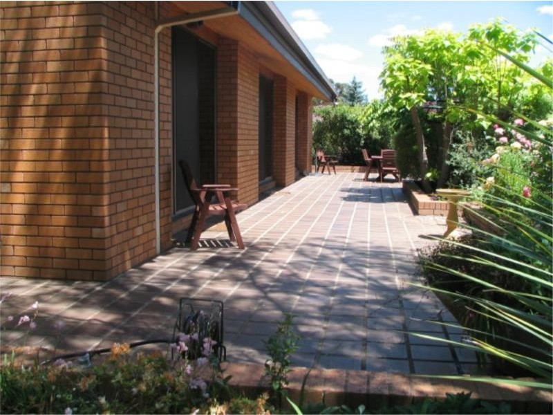 40 Gowrie Walk, West Bathurst NSW 2795