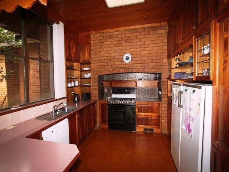 40 Gowrie Walk, West Bathurst NSW 2795