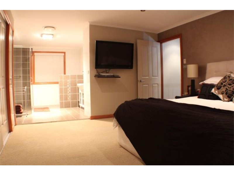 2 Glenmore Place, South Penrith NSW 2750