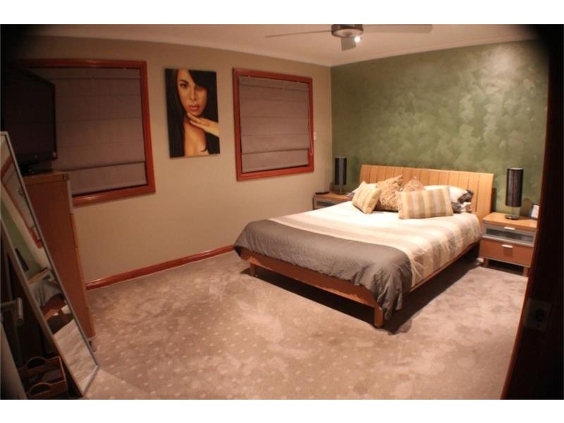 2 Glenmore Place, South Penrith NSW 2750