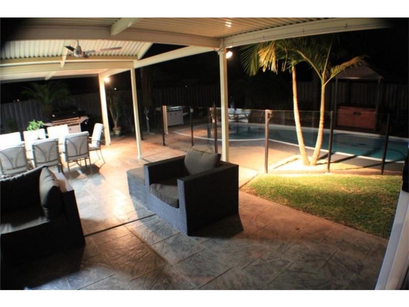 2 Glenmore Place, South Penrith NSW 2750