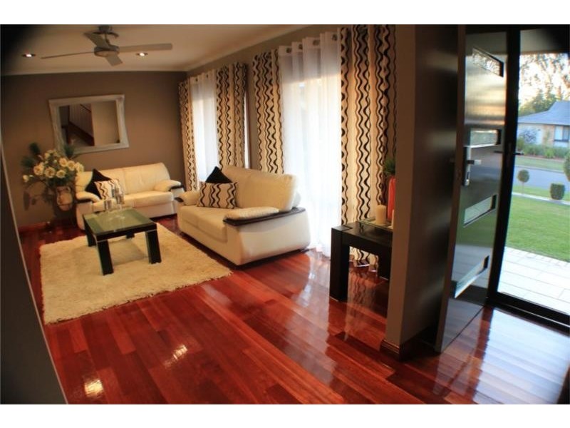 2 Glenmore Place, South Penrith NSW 2750