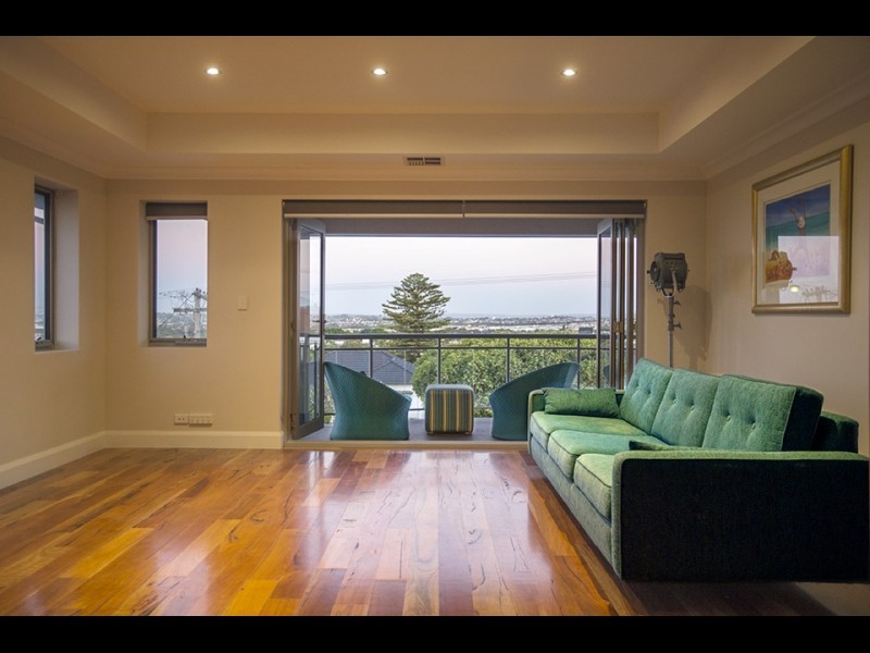 15 PRINCESS ROAD, Doubleview WA 6018