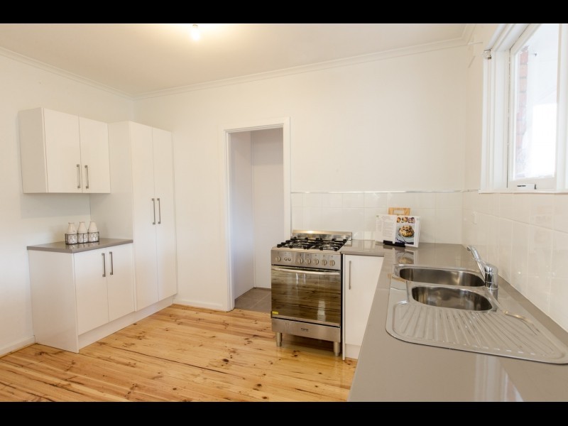 8 Grant Avenue, Gilles Plains SA 5086