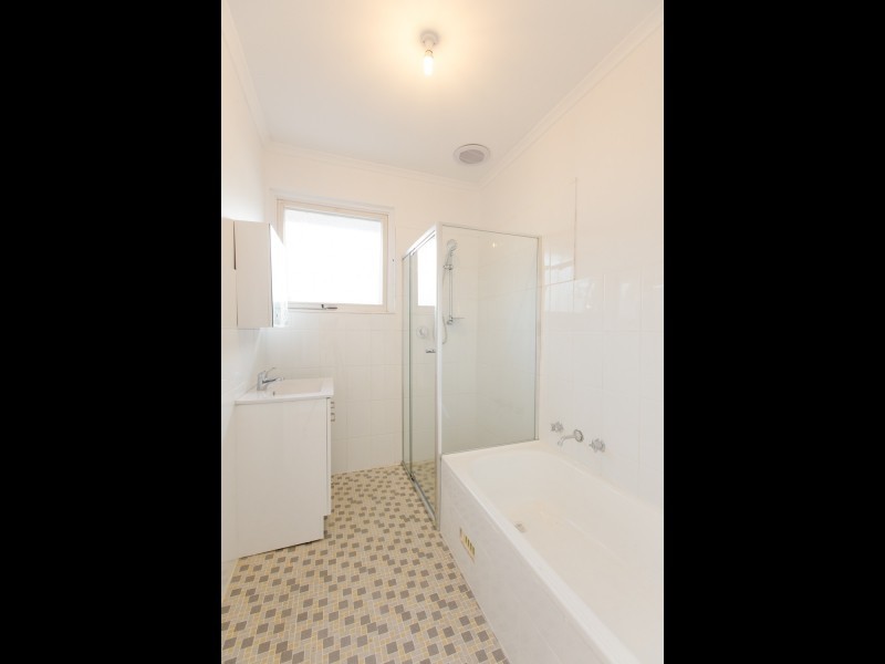 8 Grant Avenue, Gilles Plains SA 5086