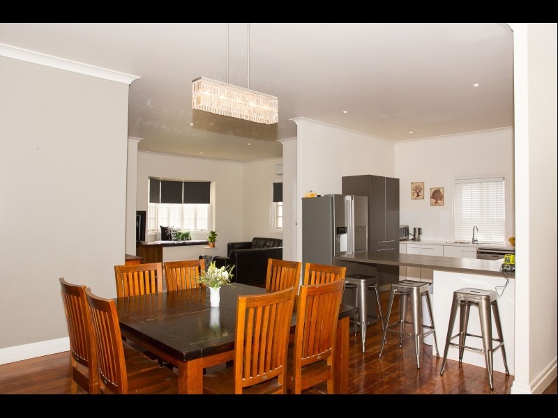 79 Glebe Road, Silkstone QLD 4304