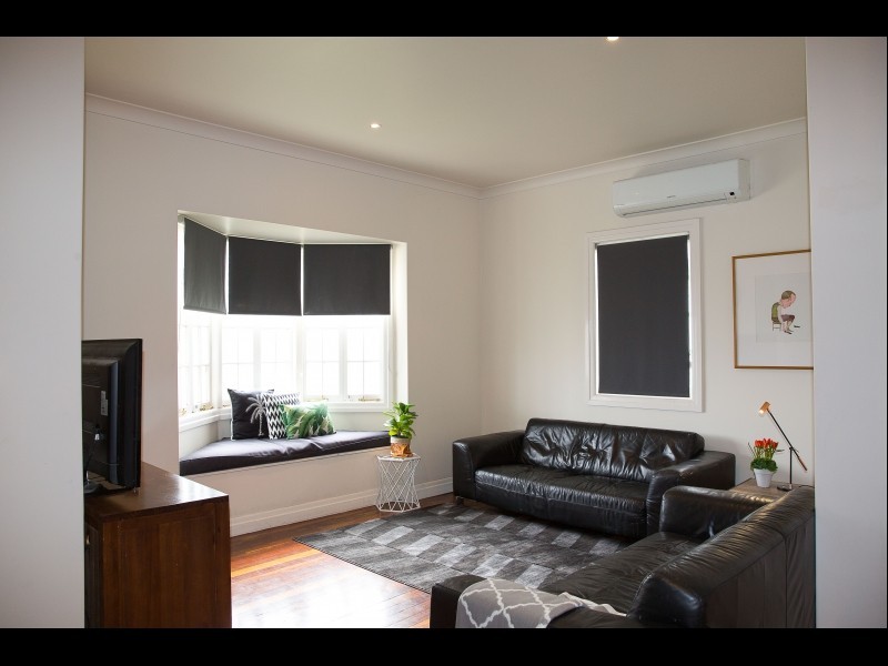 79 Glebe Road, Silkstone QLD 4304
