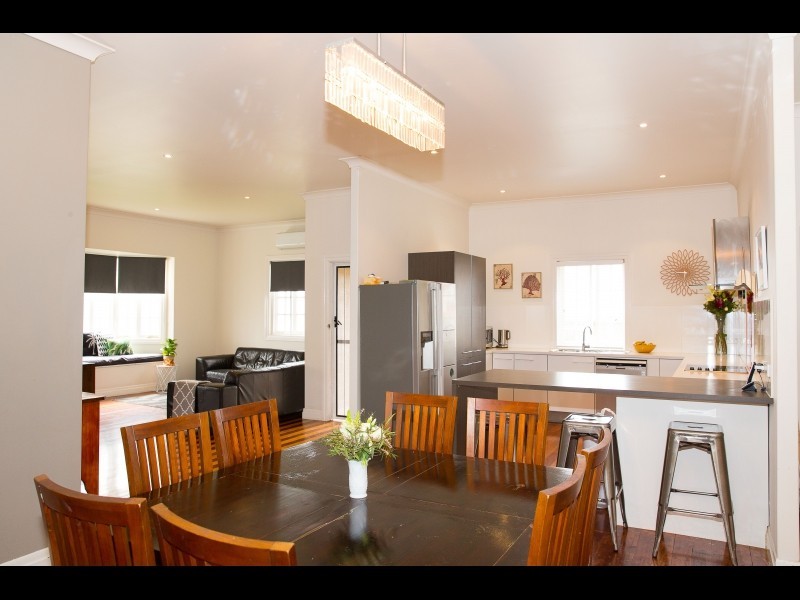 79 Glebe Road, Silkstone QLD 4304