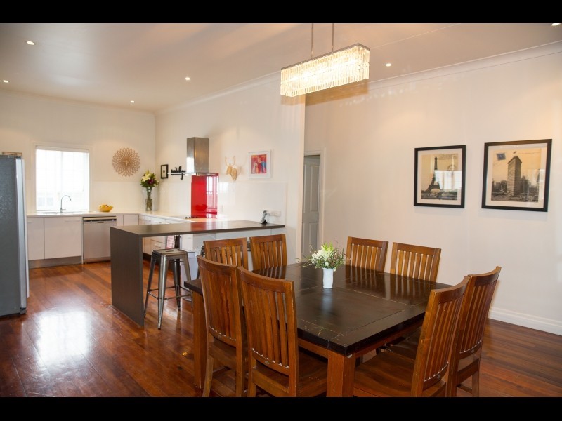 79 Glebe Road, Silkstone QLD 4304