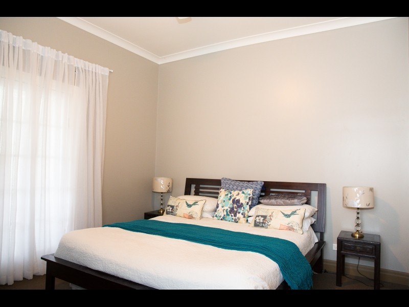 79 Glebe Road, Silkstone QLD 4304