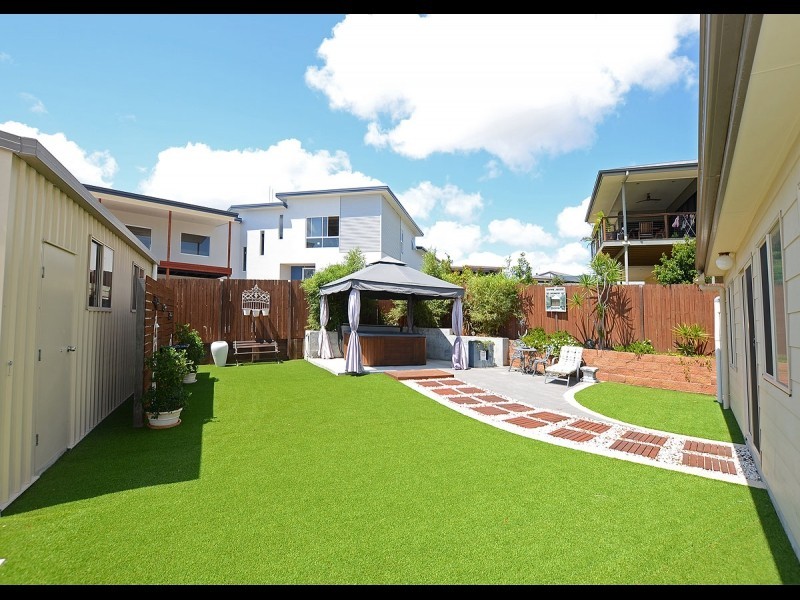 24 Teresa Street, Nikenbah QLD 4655
