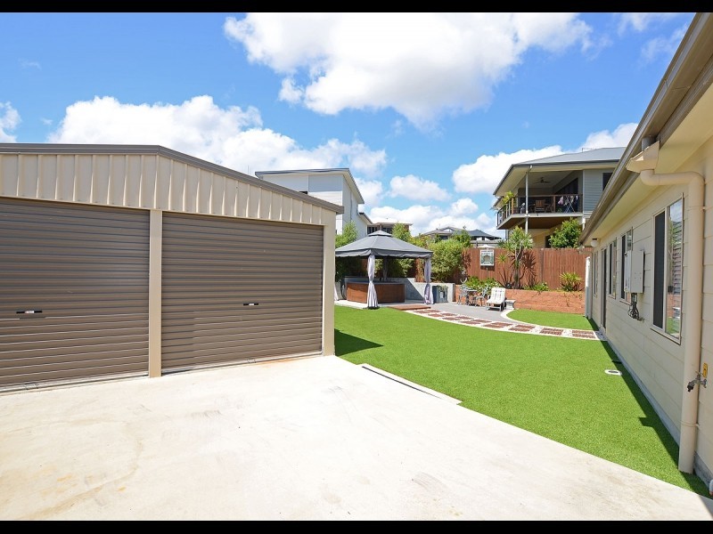 24 Teresa Street, Nikenbah QLD 4655