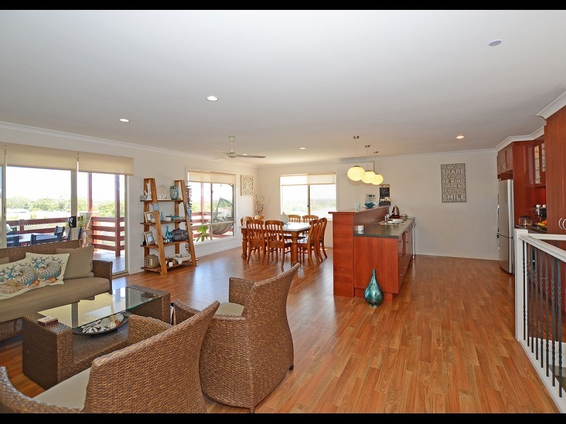 24 Teresa Street, Nikenbah QLD 4655