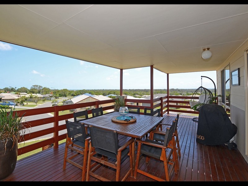 24 Teresa Street, Nikenbah QLD 4655