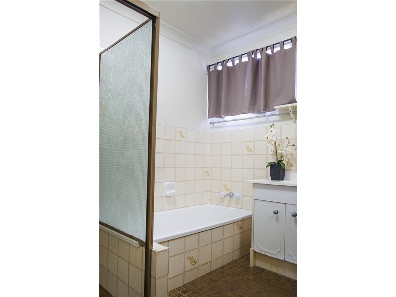 112 Bamboo Avenue, Benowa QLD 4217