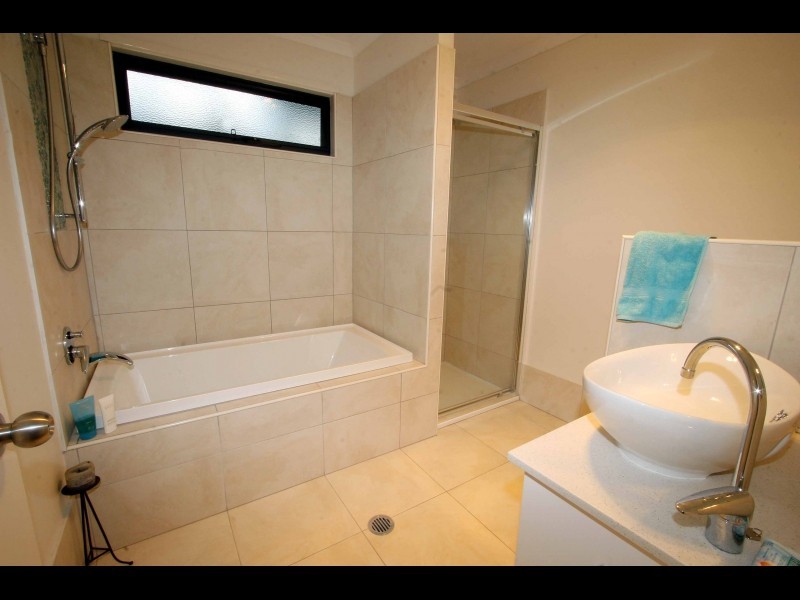 10 Madura Court, Tamborine Mountain QLD 4272