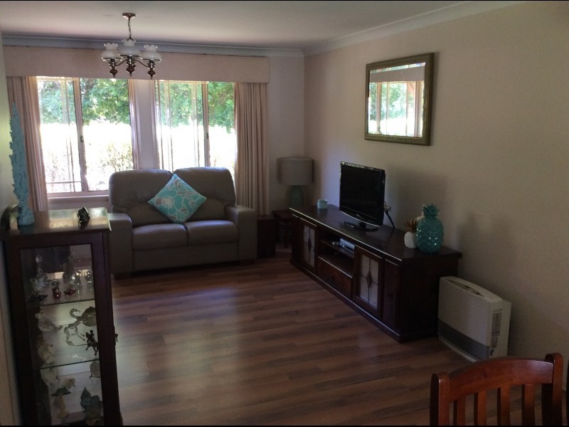 5 Wixstead Close, Point Clare NSW 2250