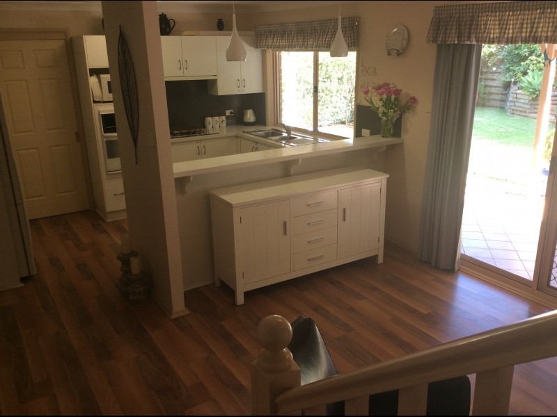 5 Wixstead Close, Point Clare NSW 2250