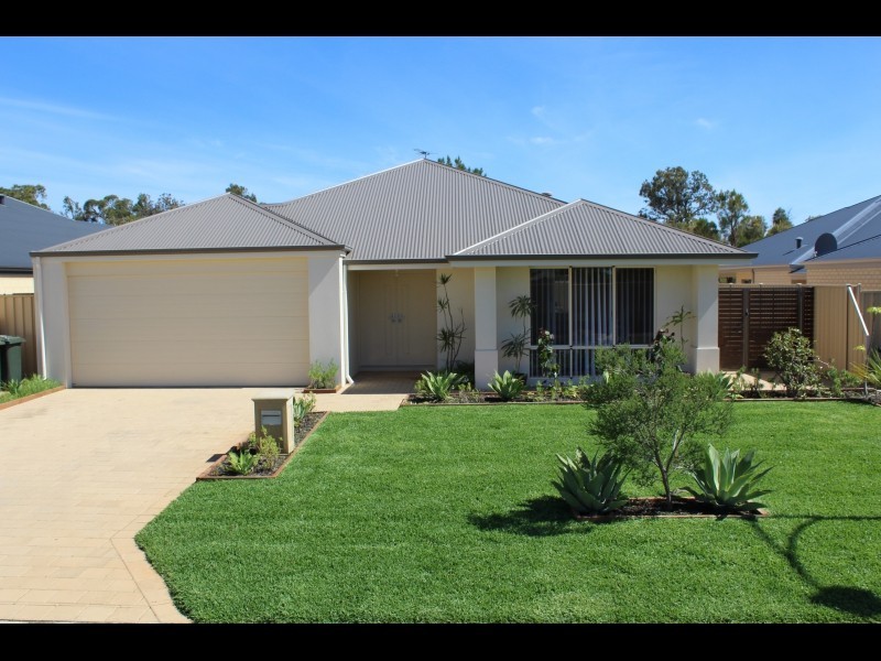 26 Atkins Parade, Hammond Park WA 6164
