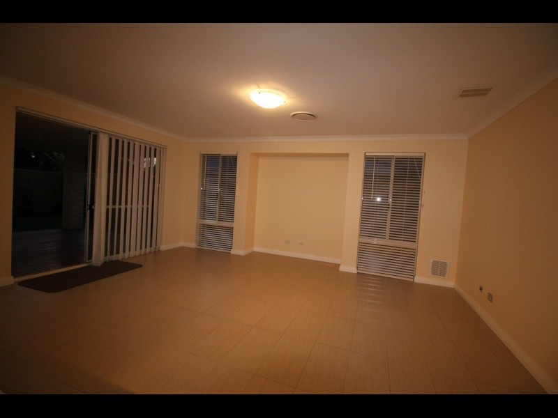 26 Atkins Parade, Hammond Park WA 6164