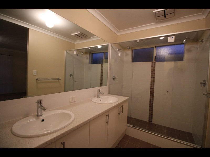 26 Atkins Parade, Hammond Park WA 6164