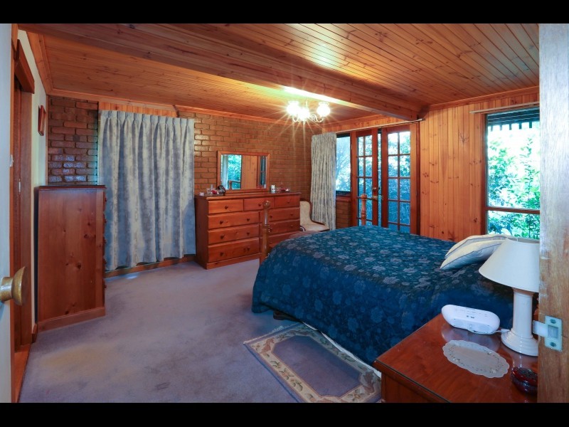 8 Tregarthen Road, Summertown SA 5141