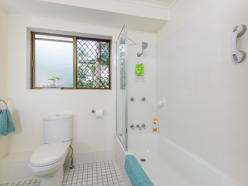 1/18 Vincent Street, Indooroopilly QLD 4068