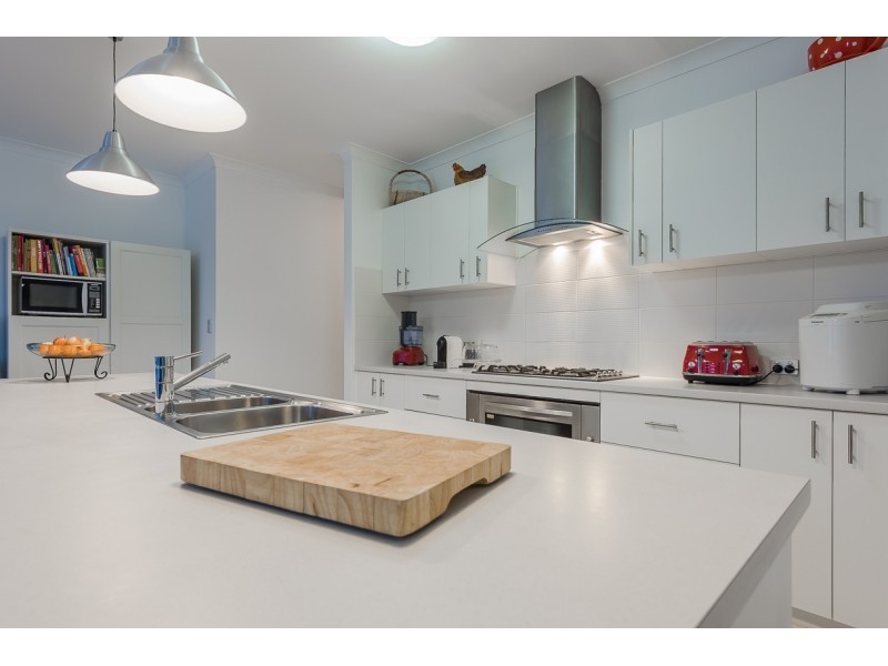 3 Risana Close, Madeley WA 6065