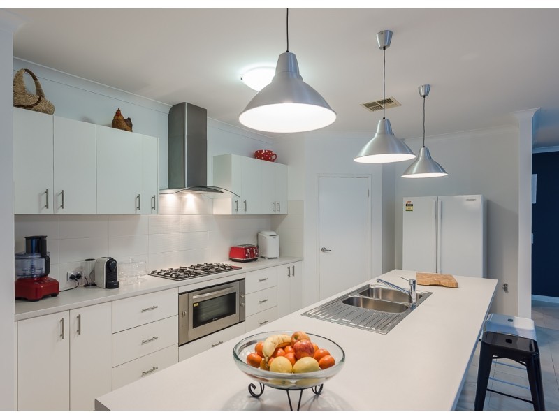 3 Risana Close, Madeley WA 6065