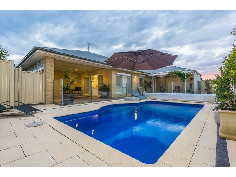 3 Risana Close, Madeley WA 6065