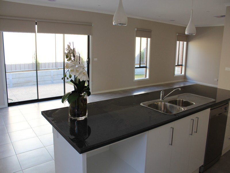 24a Raglan Street, White Hills VIC 3550